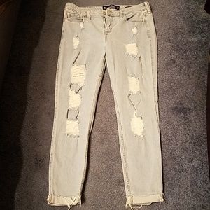Distressed crop pants